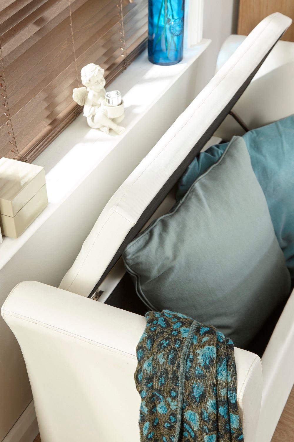 Vanessa Window Seat-White