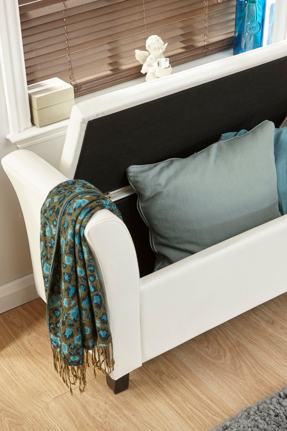 Vanessa Window Seat-White