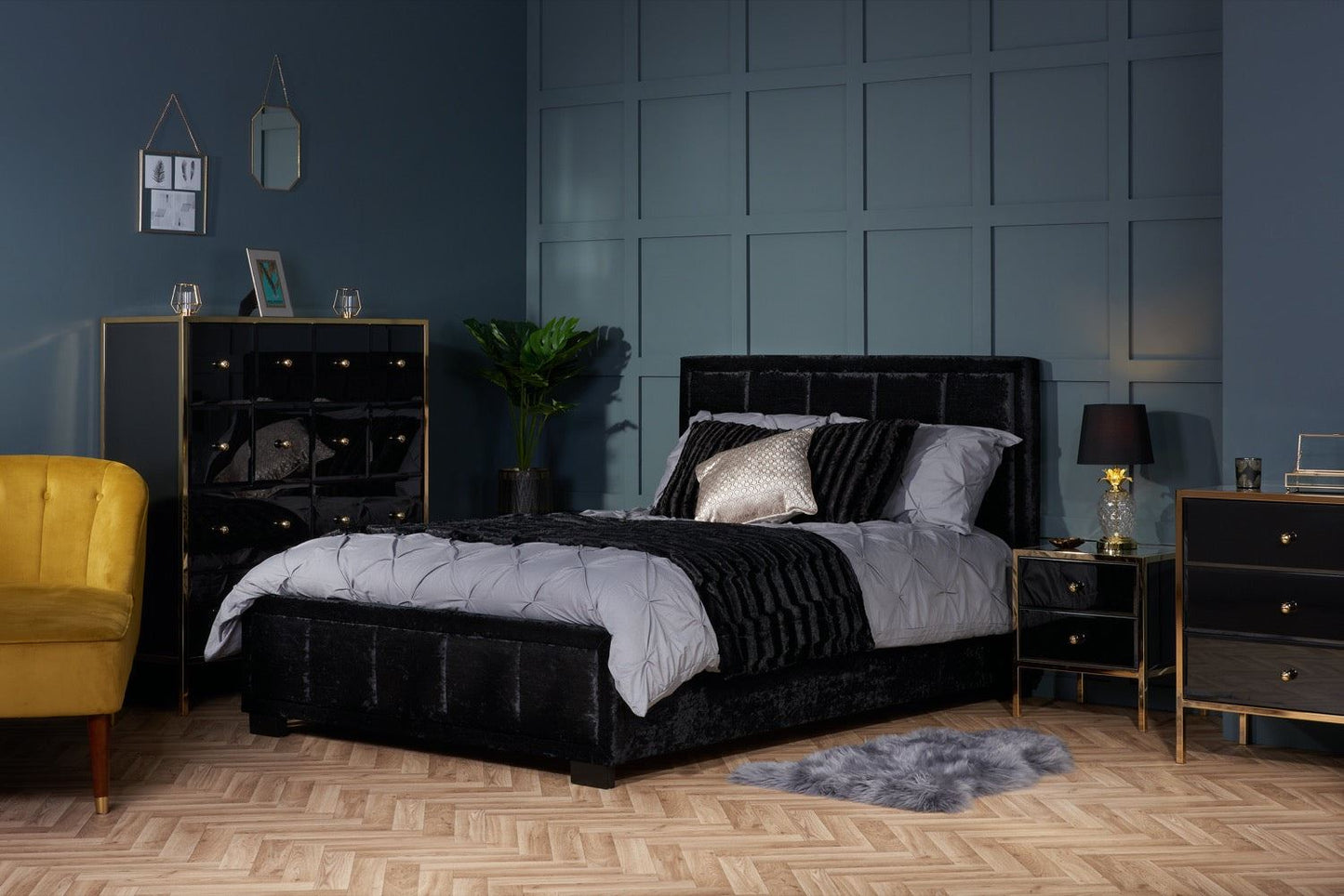 Fabian Merchant Chest - Black & Gold
