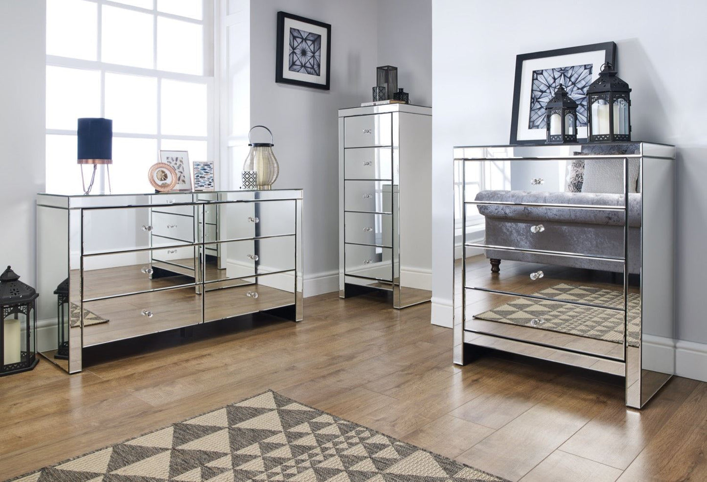 Saxen 4 Drawer Chest - Mirrored