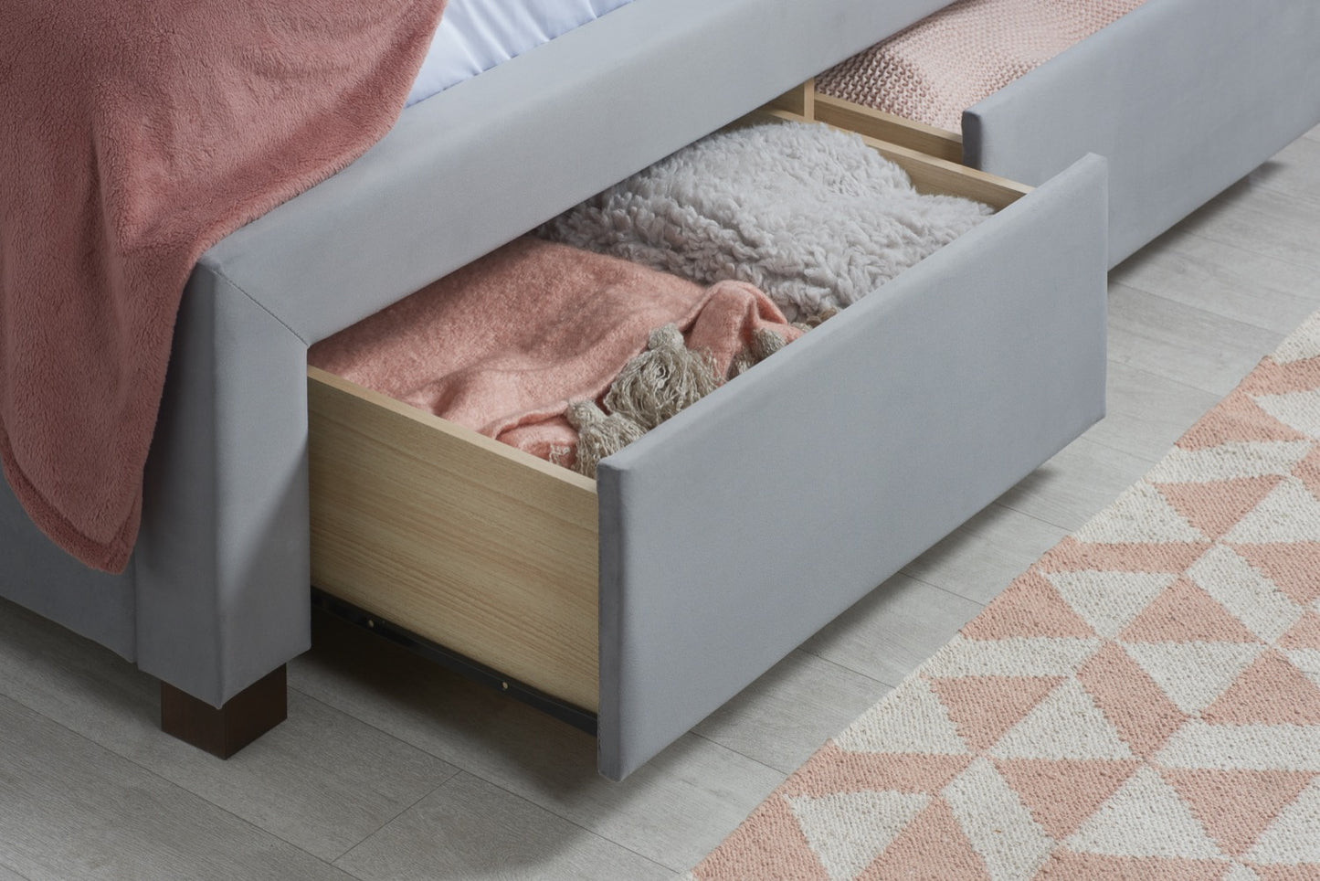 Winston Super King Bed - Grey
