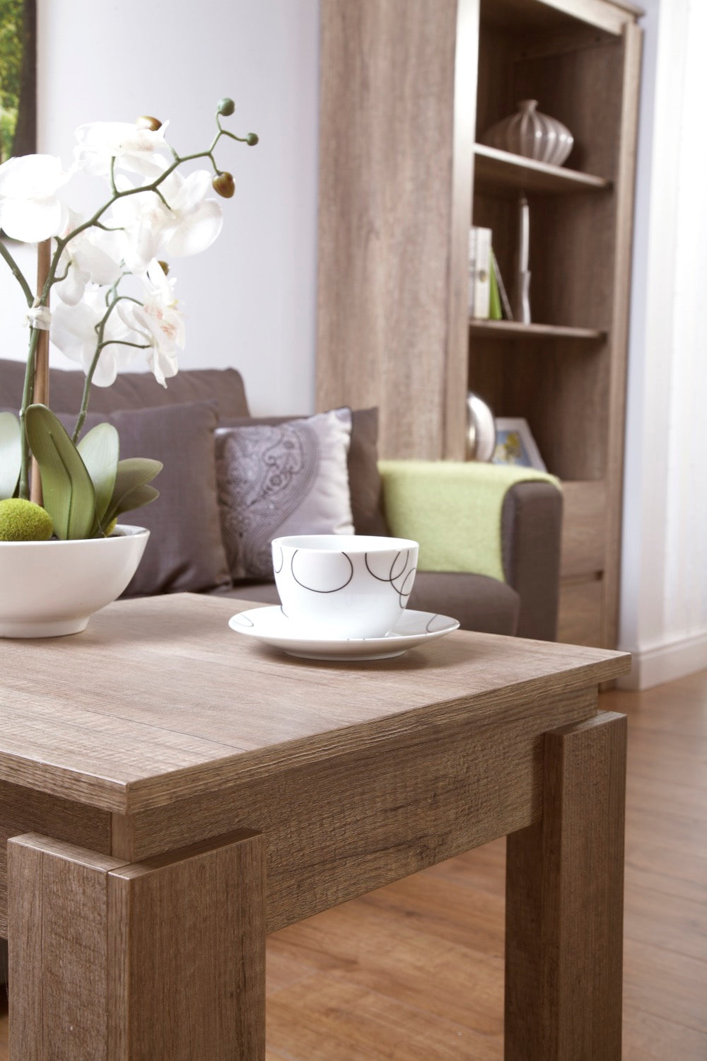 Casis Oak Lamp Table