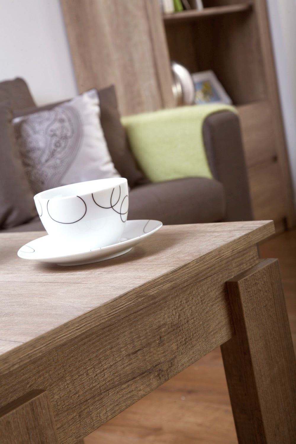 Casis Oak Lamp Table