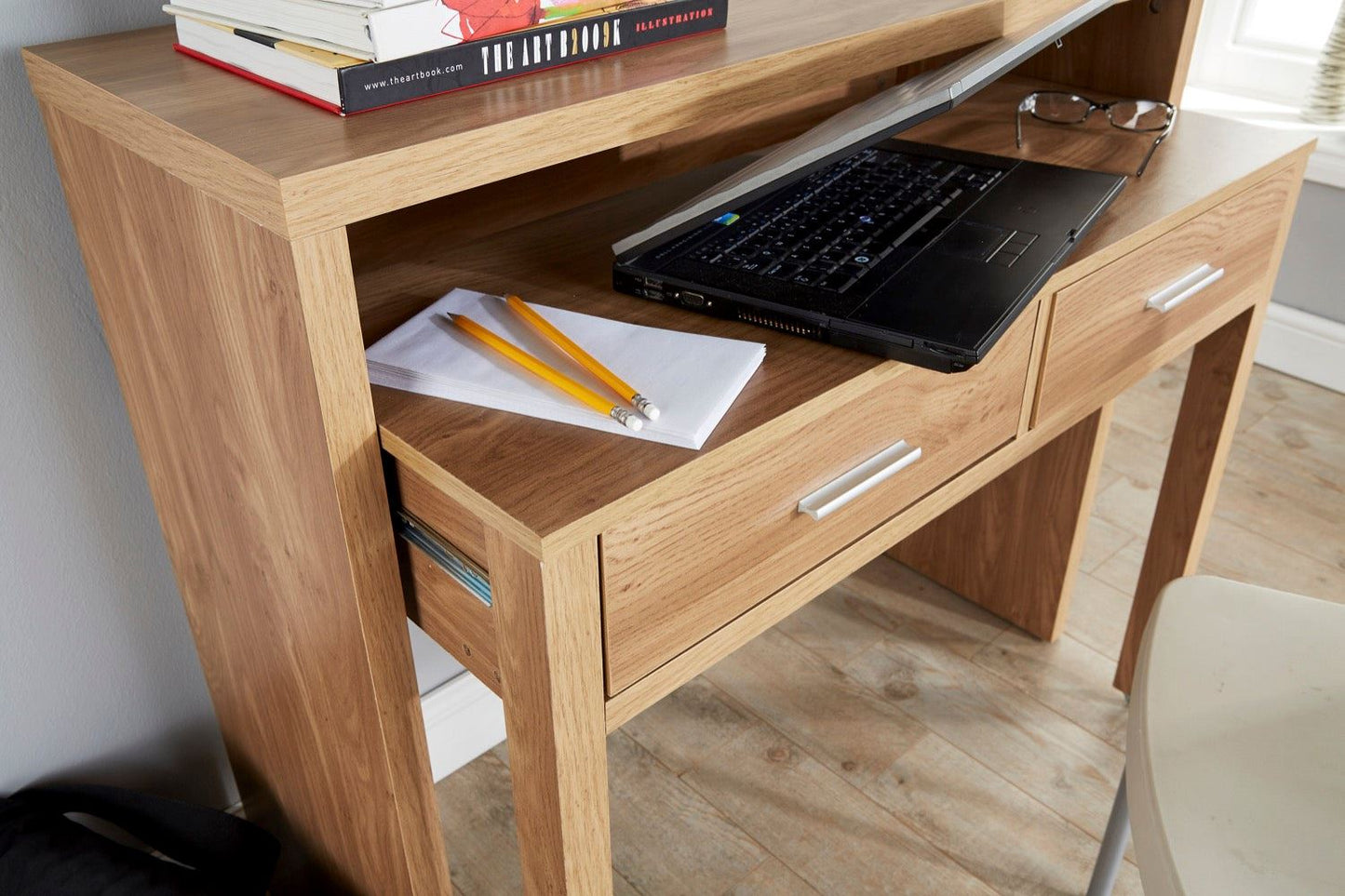 Relix Extending Console Desk-Oak