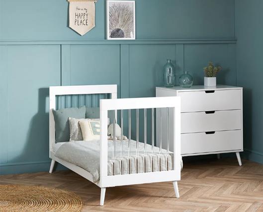 Maura 2 Piece Room Set - White with Acrylic