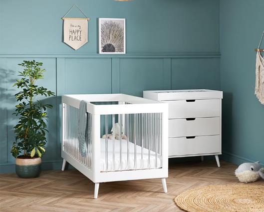 Maura 2 Piece Room Set - White with Acrylic