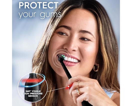 Oral-B Pro 3 Electric Toothbrush with Travel Case - Black